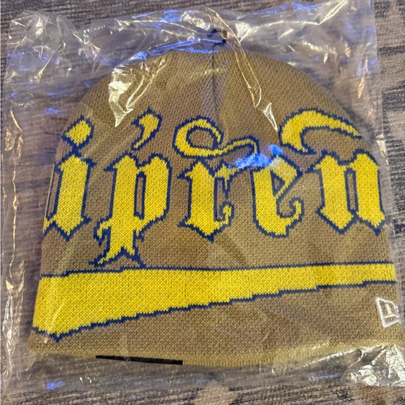 Supreme New Era Accent Beanie (Khaki) - Picture 2 of 3